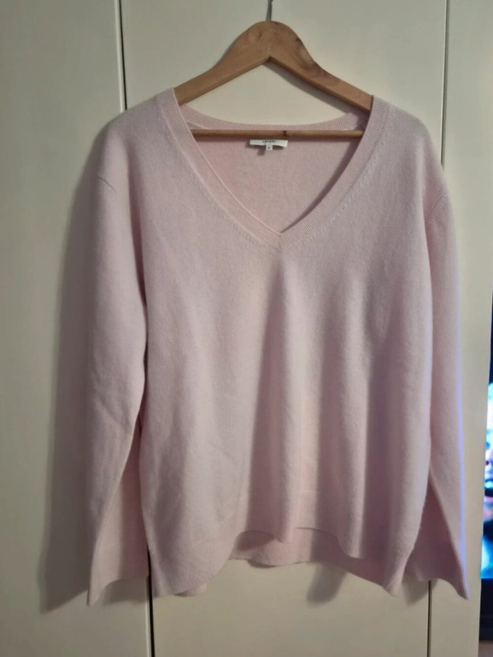 Vince Cashmere V-Neck Sweater XL